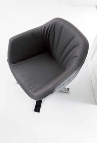 petits fauteuils design italien
